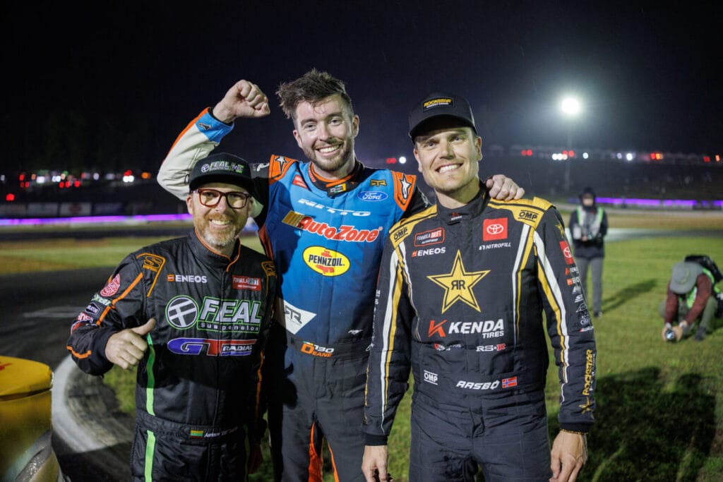 Bakchis ant podiumo