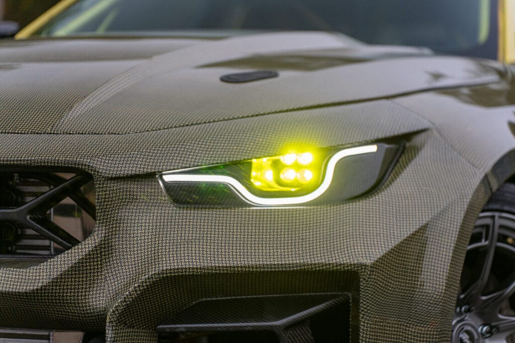 B. Čirba pristato naują bolidą